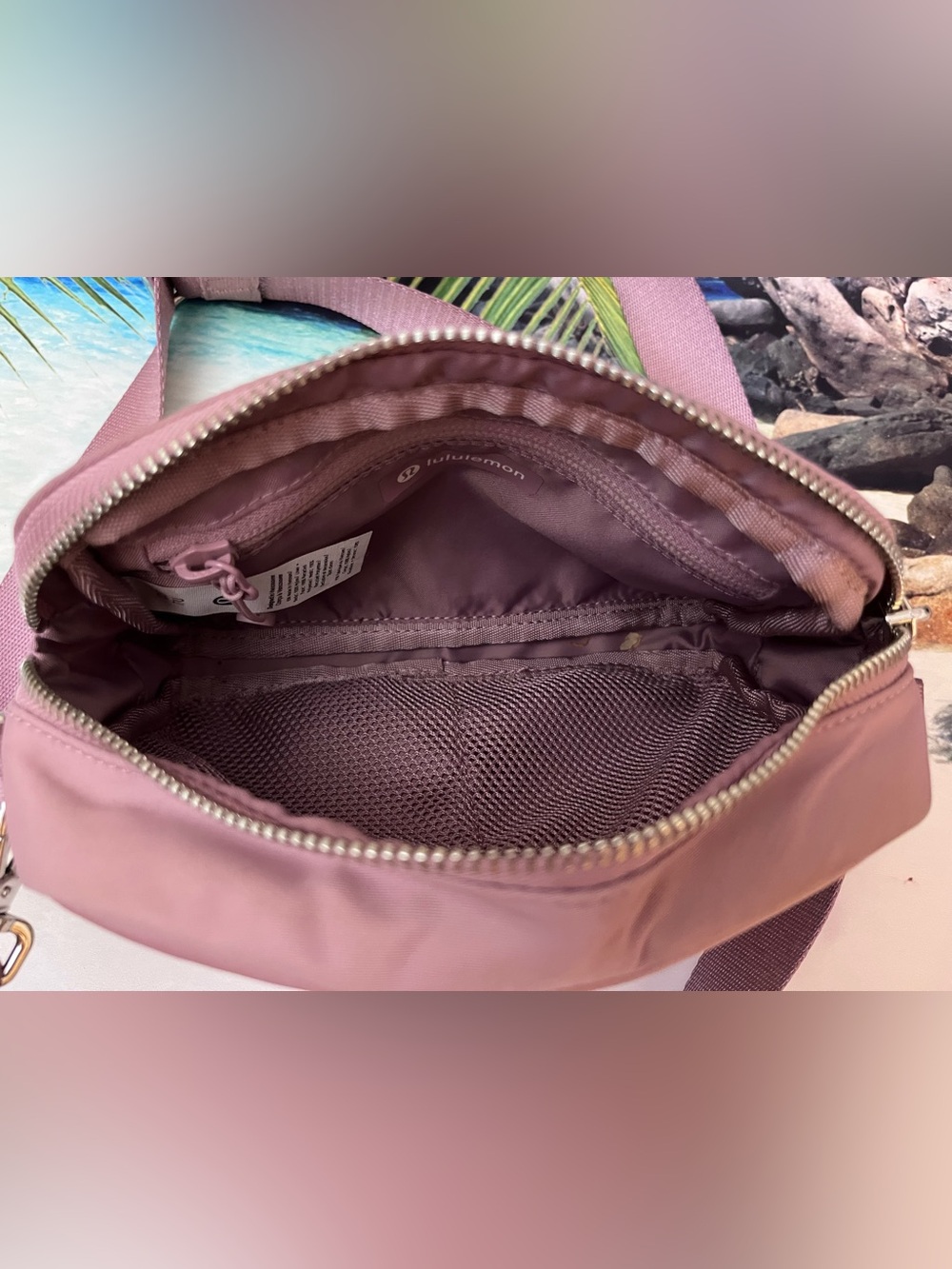 Lululemon Everywhere Crossbody Bag 2L - Picture 13 of 16